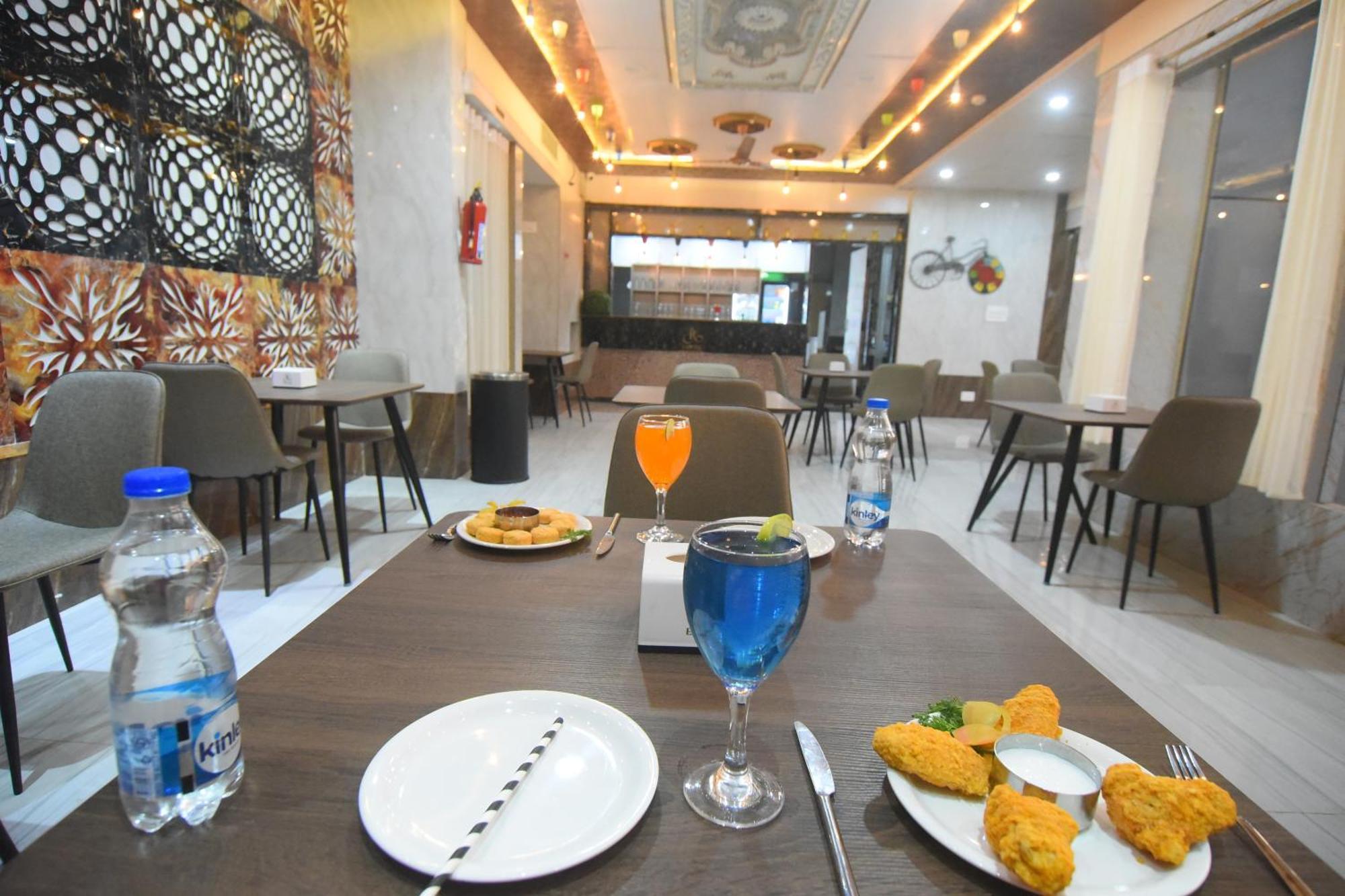 R Empire Revtree Hotel Davanagere Ngoại thất bức ảnh
