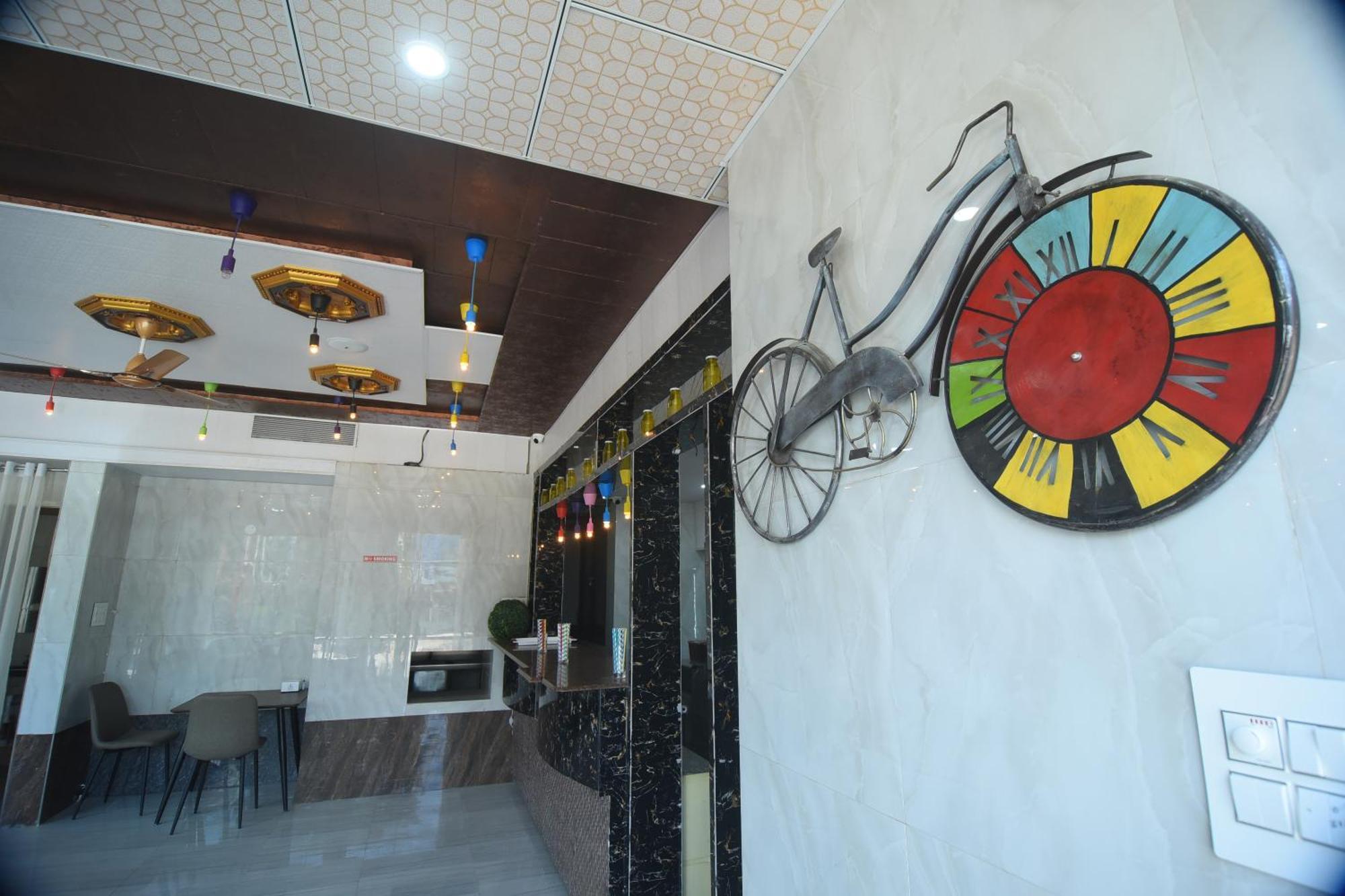 R Empire Revtree Hotel Davanagere Ngoại thất bức ảnh